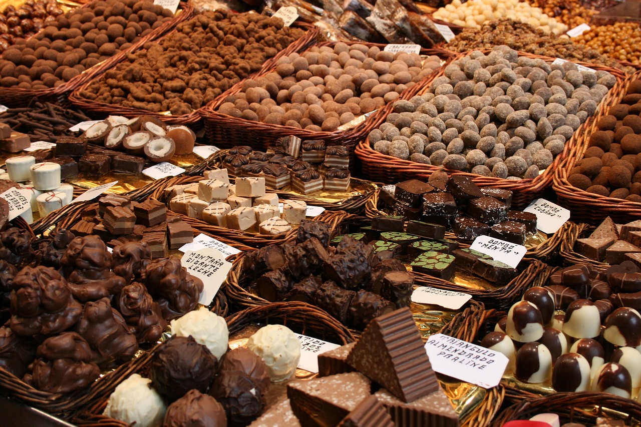 Visita al festival del cioccolato a Perugia con stand e degustazioni di dolci al cioccolato.
